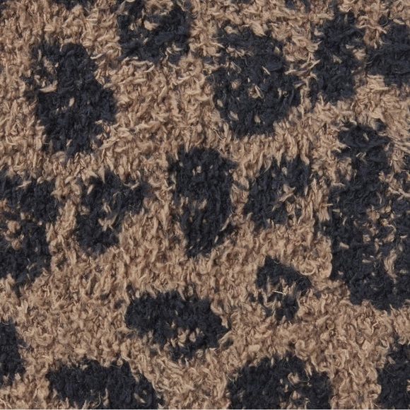 NWT SKIMS Cozy Knit Pants
Limited Edition Cheetah Print 
Sold out ! - Picture 3 of 3